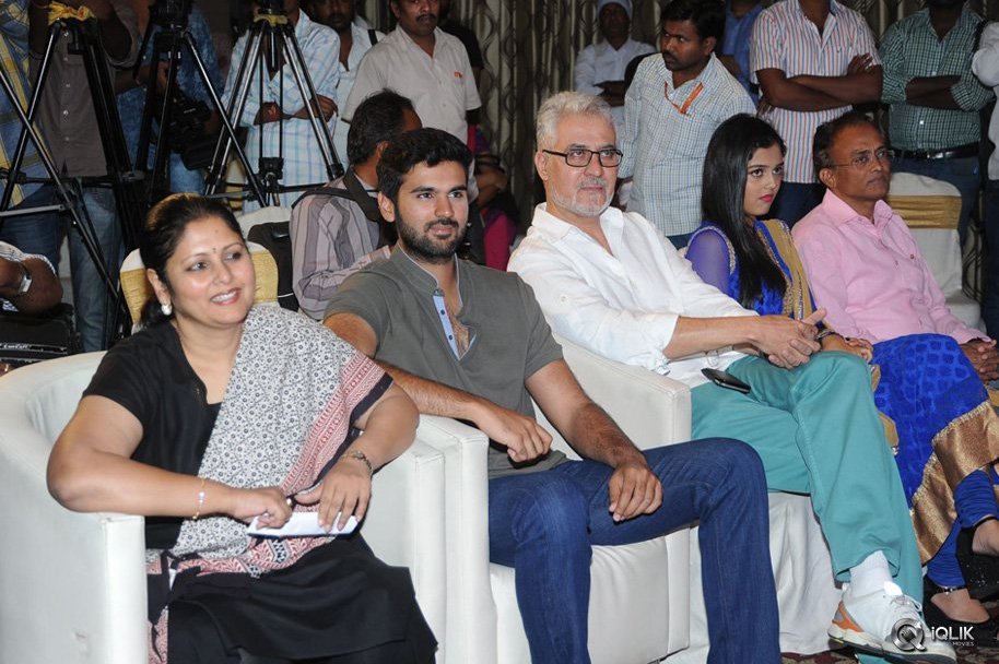 Basthi-Movie-Trailer-Launch